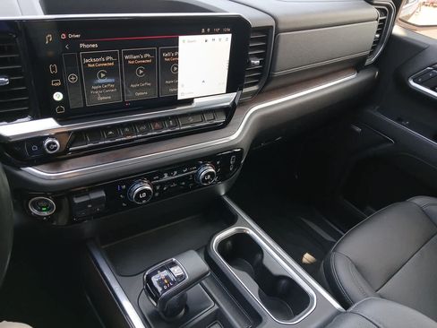 Used 2022 GMC Sierra 1500 SLT AWD/4WD image 35
