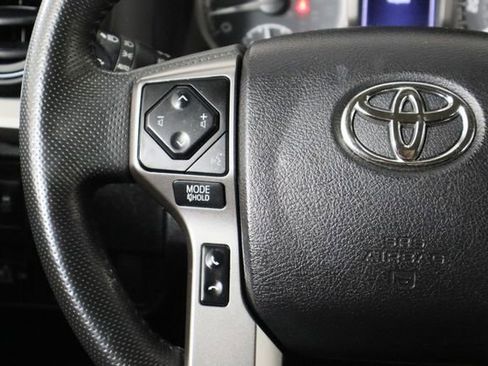 Used 2022 Toyota Tacoma TRD Sport image 8