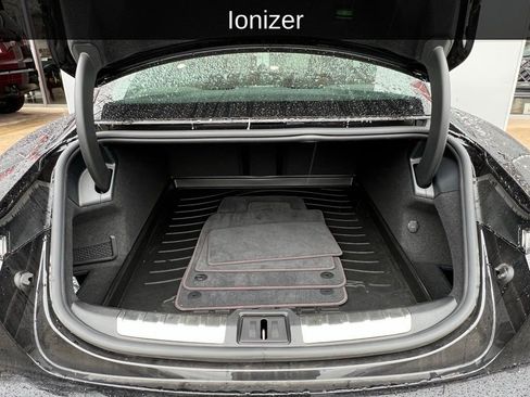 Used 2024 Porsche Taycan GTS image 8