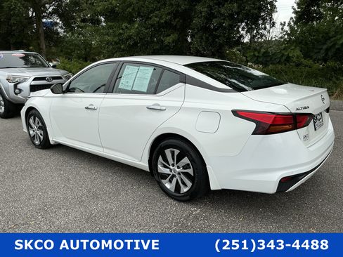 Used 2024 Nissan Altima 2.5 S FWD image 3