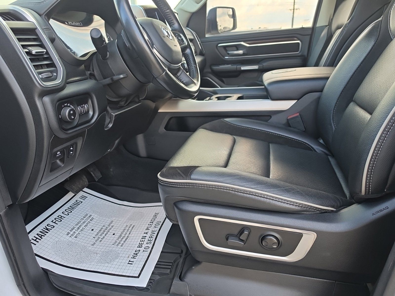Used 2022 RAM 1500 Laramie AWD/4WD image 9
