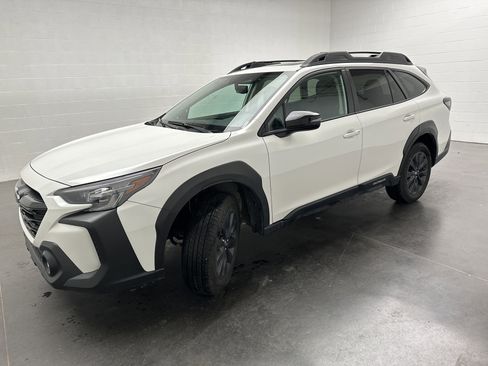 Certified 2025 Subaru Outback Onyx Edition image 4