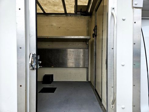 Used 2021 Chevrolet Express 3500 w/ Power Convenience Package image 28