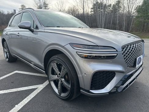Used 2023 Genesis GV70 3.5T Sport w/ Sport Advanced Package AWD/4WD image 7