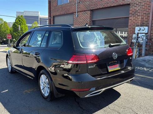 Used 2018 Volkswagen Golf SportWagen FWD image 9