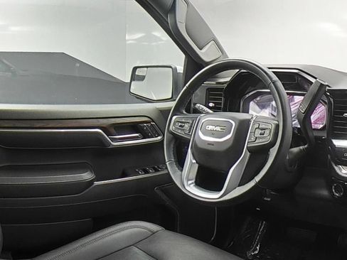 Used 2025 GMC Sierra 1500 SLT AWD/4WD image 18