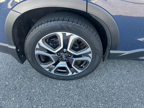 Used 2023 Subaru Ascent Touring image 5