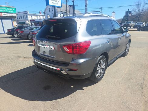 Used 2018 Nissan Pathfinder S image 5