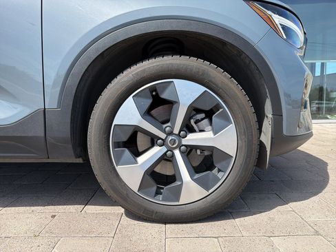 Used 2023 Volvo XC40 B5 Plus w/ Protection Package Premier image 8