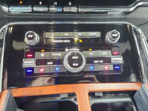 Used 2024 Lincoln Navigator Premiere image 29