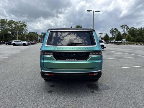 Used 2023 Jeep Grand Wagoneer Series III AWD/4WD image 4