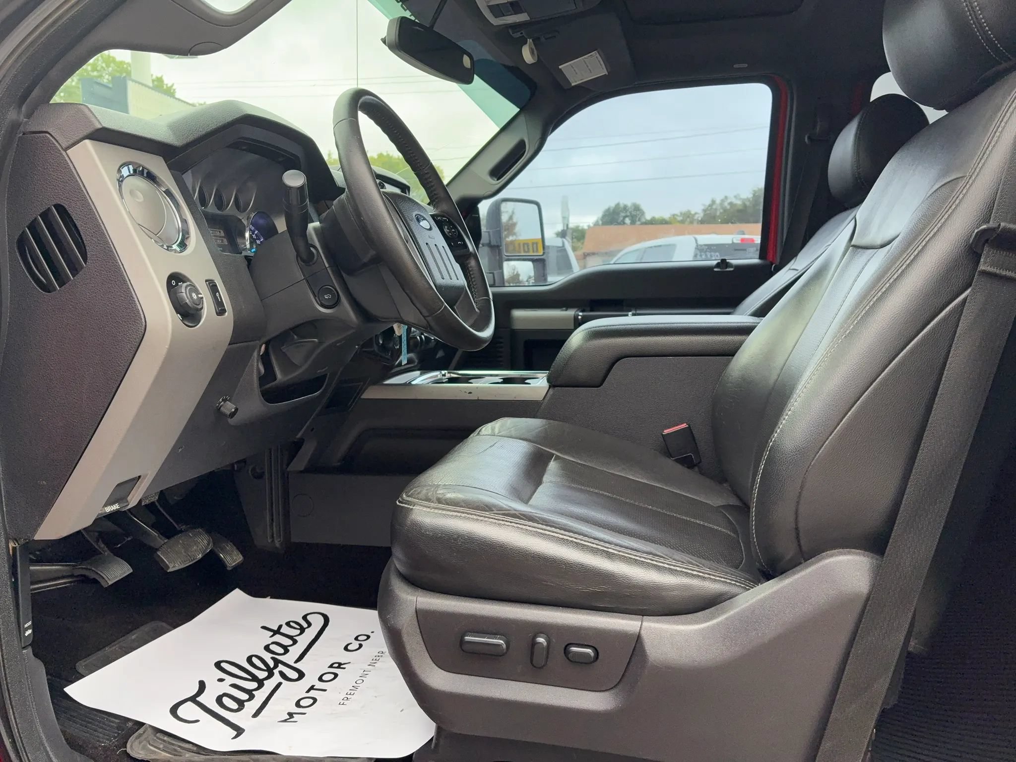 Used 2015 Ford F250 Lariat w/ Lariat Ultimate Package AWD/4WD image 16