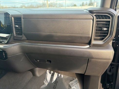 Used 2025 Chevrolet Silverado 1500 LT image 47