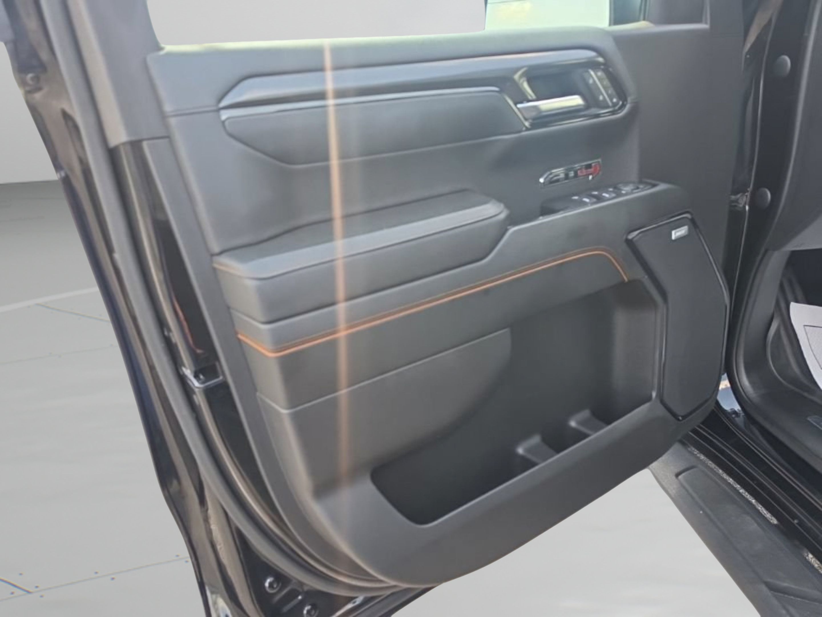 Used 2023 GMC Sierra 1500 AT4 w/ AT4 Premium Package AWD/4WD image 12