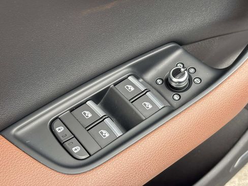 Used 2022 Audi Q7 Premium Plus w/ Premium Plus Package image 14