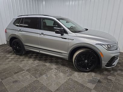 Used 2022 Volkswagen Tiguan SE R-Line