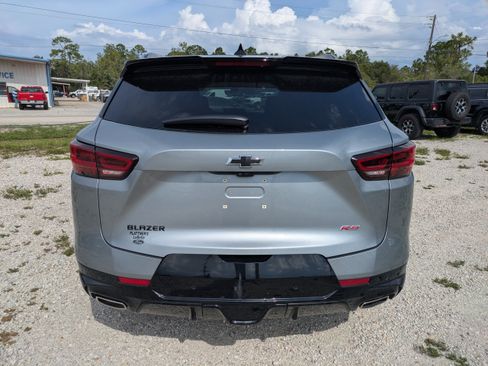 Used 2023 Chevrolet Blazer RS w/ Driver Confidence II Package FWD image 5
