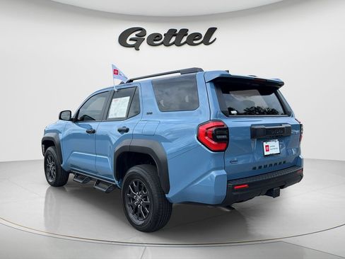 Used 2025 Toyota 4Runner SR5 AWD/4WD image 7