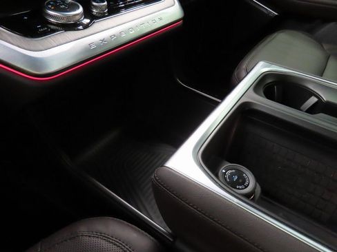 Used 2025 Ford Expedition Max Platinum w/ Platinum Ultimate Package image 29