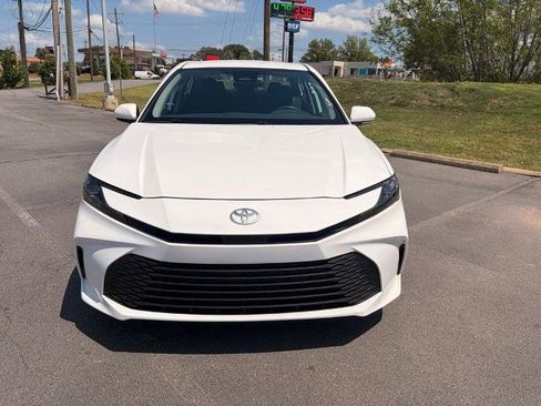 Used 2025 Toyota Camry LE FWD image 2