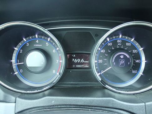 Used 2013 Hyundai Sonata Limited w/ Premium Pkg FWD image 26