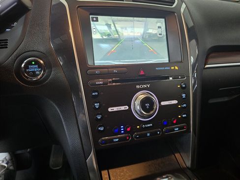 Used 2018 Ford Explorer Limited AWD/4WD image 27