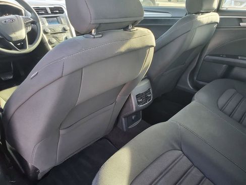Certified 2017 Ford Fusion SE image 10