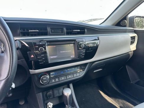 Used 2016 Toyota Corolla LE FWD image 10