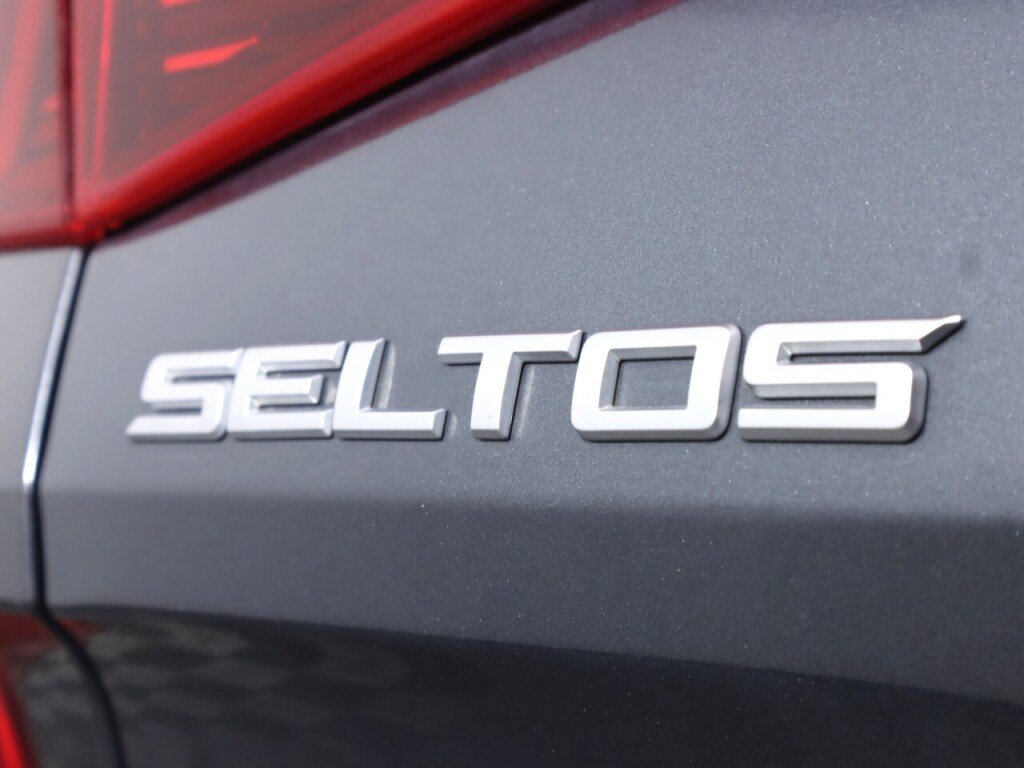 Used 2023 Kia Seltos SX w/ SX Sunroof Package AWD/4WD image 40
