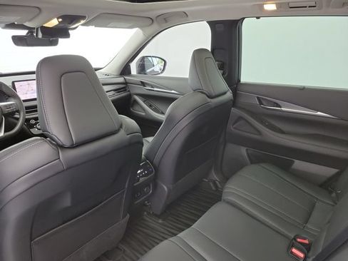 Used 2023 INFINITI QX60 Luxe FWD image 14