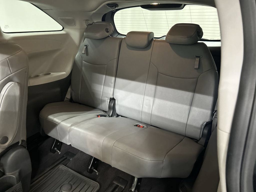 Used 2024 Toyota Sienna XLE w/ XLE Plus Package AWD/4WD image 22