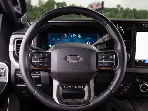 Used 2024 Ford F250 Platinum AWD/4WD image 45