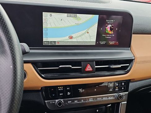 Used 2024 Kia Seltos SX w/ SX Sunroof Package image 18