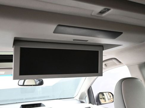 Used 2013 Toyota Sienna XLE image 14