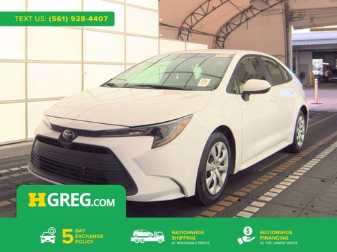 Used 2024 Toyota Corolla LE FWD image 1