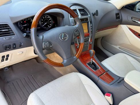 Used 2011 Lexus ES 350 image 4