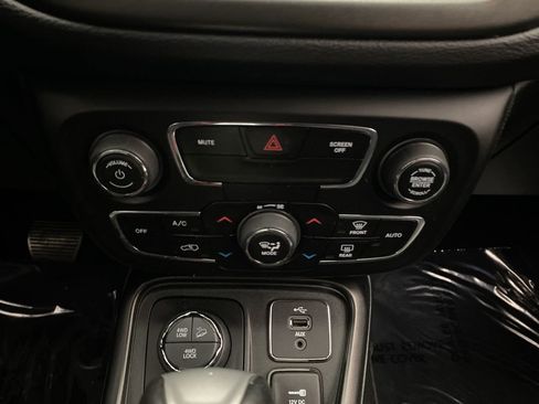 Used 2018 Jeep Compass Trailhawk w/ Cold Weather Group AWD/4WD image 21