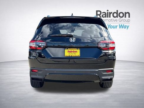 Used 2026 Honda Pilot Black Edition image 6