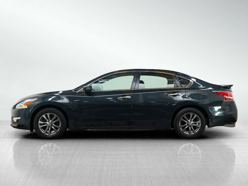Used 2015 Nissan Altima 2.5 S w/ Special Edition Package FWD image 2