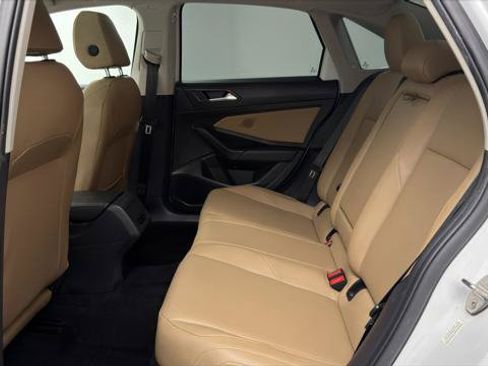 Used 2020 Volkswagen Jetta SE w/ SE Cold Weather Package FWD image 17