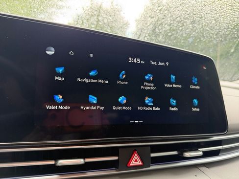 Used 2025 Hyundai Elantra SEL FWD image 38