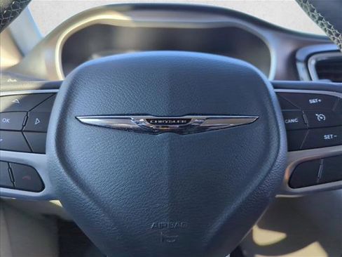 Used 2023 Chrysler Voyager LX image 17