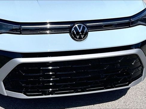 Certified 2026 Volkswagen Taos SEL AWD/4WD image 11