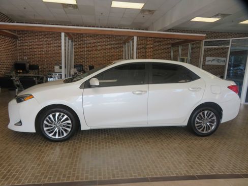 Used 2017 Toyota Corolla XLE FWD image 53