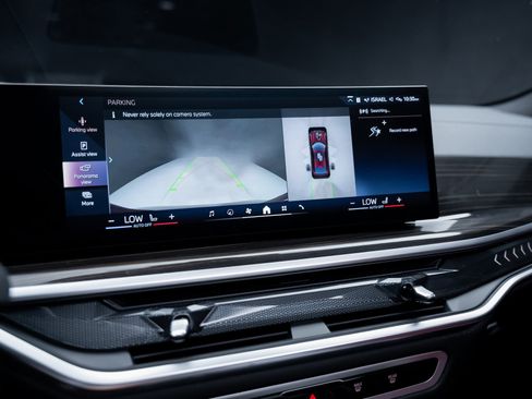 Used 2025 BMW X6 xDrive40i w/ Executive Package image 50