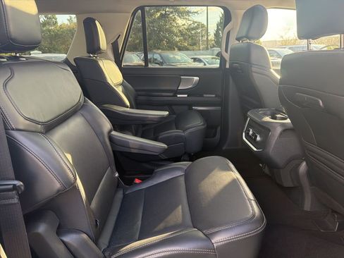 Used 2025 Ford Expedition Max Platinum image 18