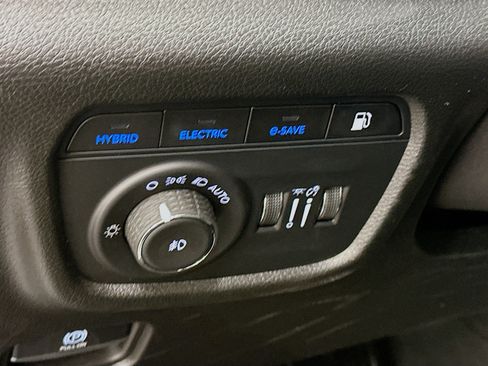 Used 2022 Jeep Grand Cherokee Limited 4xe w/ Luxury Tech Group II AWD/4WD image 17