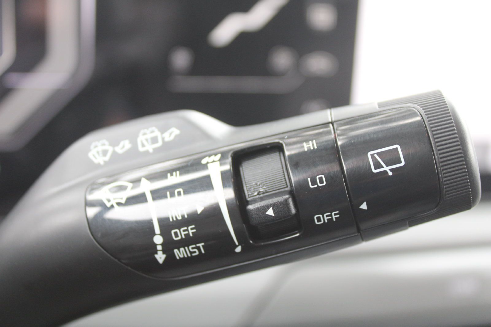 New 2027 Kia EV3 Wind FWD image 33