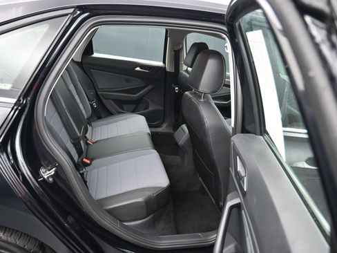 Used 2026 Volkswagen Jetta SE FWD image 10