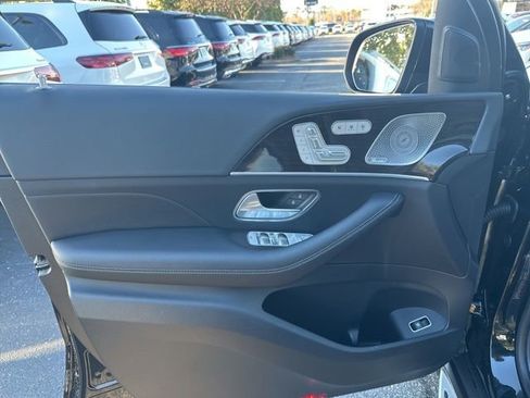 Used 2025 Mercedes-Benz GLS 450 4MATIC image 19